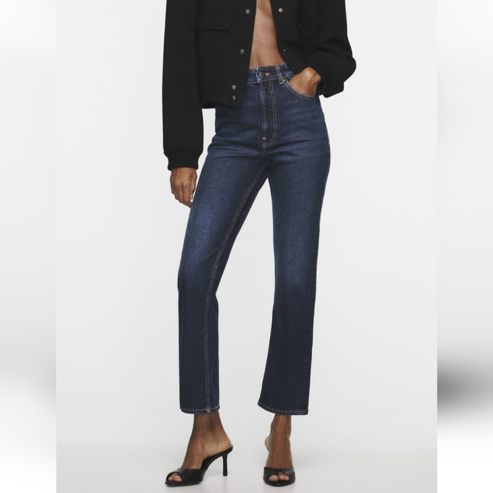 🆕️ Zara Highwaisted Contour Jeans